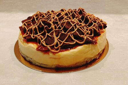 Cheesecake Caramel Brownie